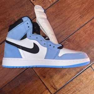 Jordan 1 university blue
